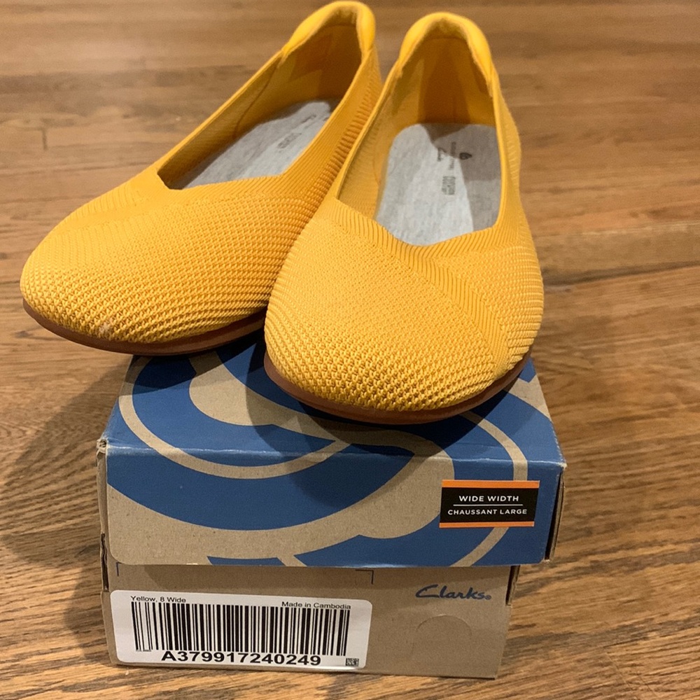Clark’s washable cloudstepper - size 8W- yellow